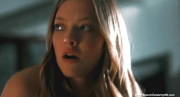 sex rosie Cô phim sxx gái nhật bản làm hài lòng bạn của mình với một handjob sử dụng âm đạo cao su.